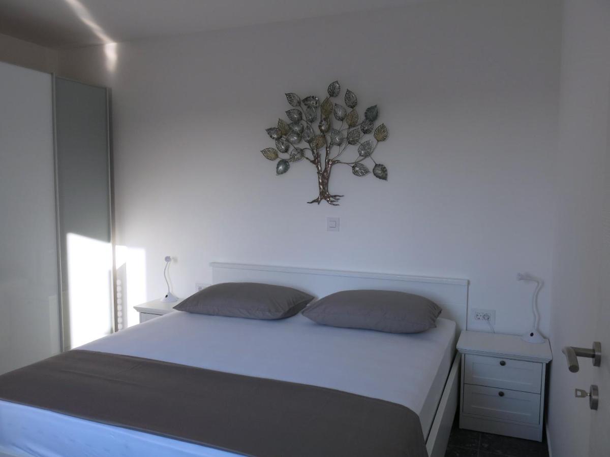 Apartments Rea Крес Екстериор снимка