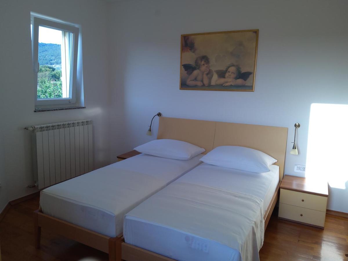 Apartments Rea Крес Екстериор снимка